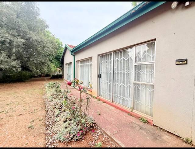 3 BEDROOM HOUSE FOR SALE IN FLORA GARDENS